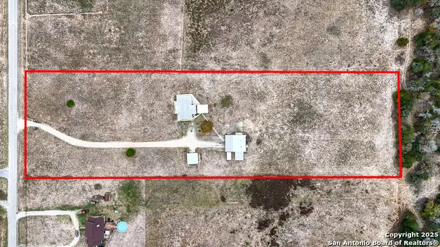 142 Chaparral Floresville, TX 78114