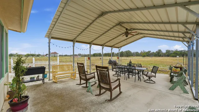 142 Chaparral Floresville, TX 78114