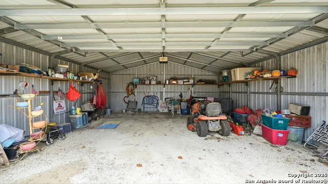 142 Chaparral Floresville, TX 78114