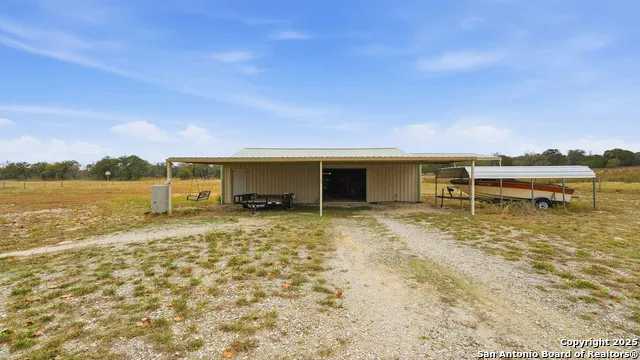 142 Chaparral Floresville, TX 78114