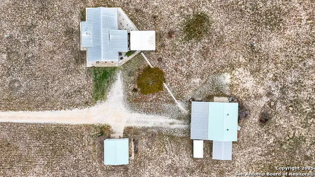 142 Chaparral Floresville, TX 78114