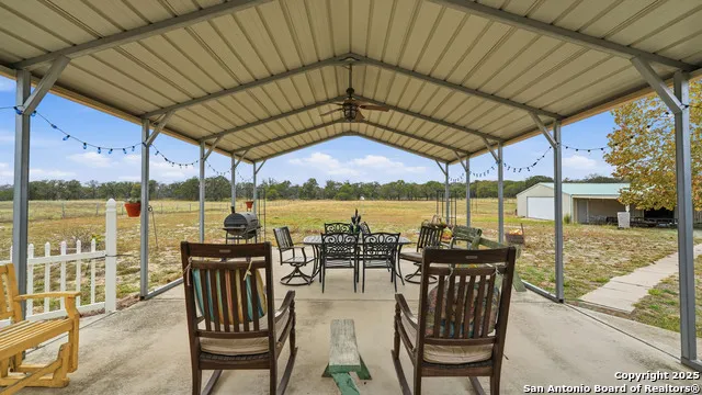 142 Chaparral Floresville, TX 78114