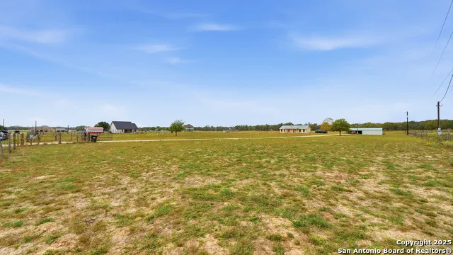 142 Chaparral Floresville, TX 78114