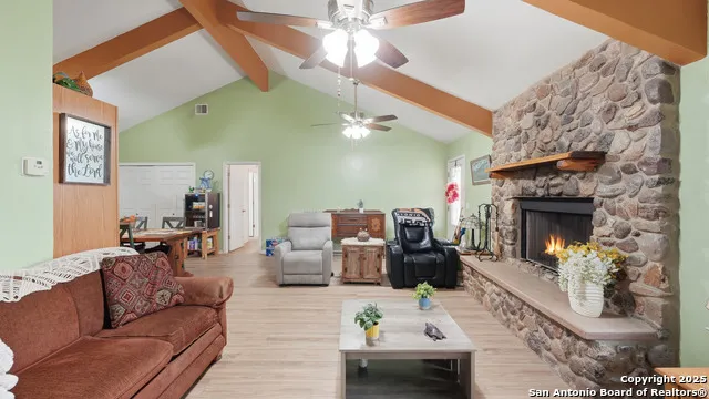 142 Chaparral Floresville, TX 78114