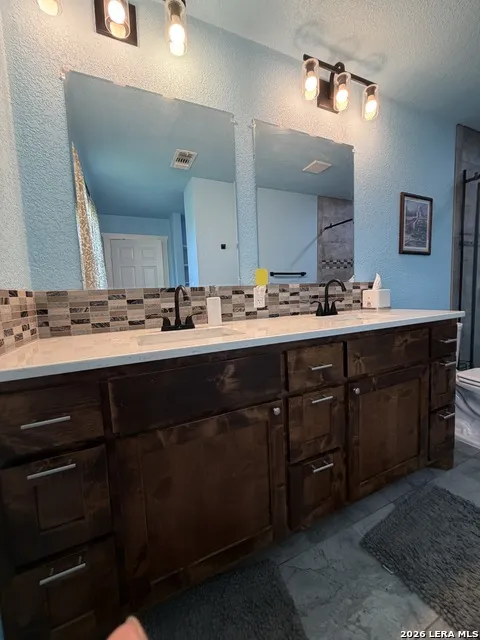 1812 UNIT B Cr 240 Rocksprings, TX 78880