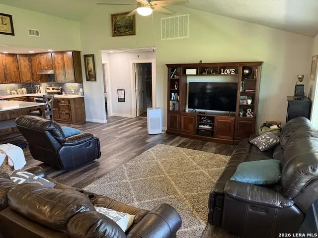 1812 UNIT B Cr 240 Rocksprings, TX 78880