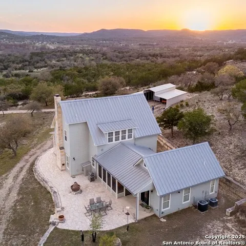 1259 BENTON CREEK RD Medina, TX 78055
