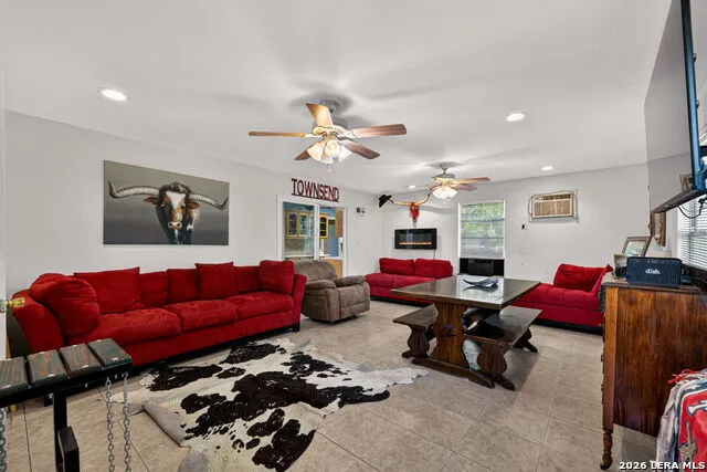 15505 Bradley Atascosa, TX 78002