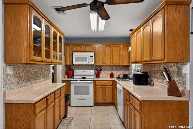 15505 Bradley Atascosa, TX 78002
