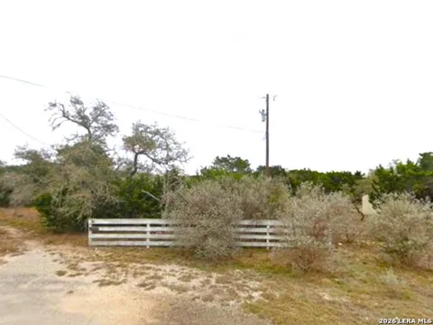 109 Oak Forest Ln