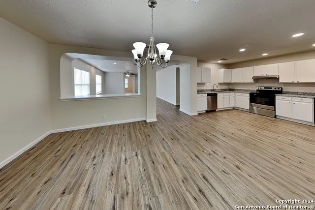 9603 SILVER CROWN San Antonio, TX 78254