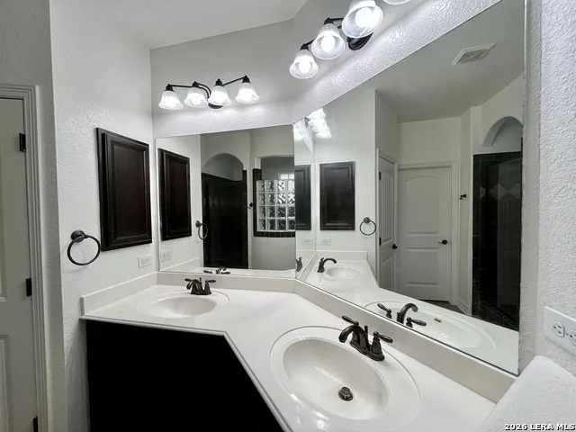 13724 Altamirano Live Oak, TX 78233