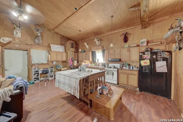 1443 Gina Harper, TX 78631