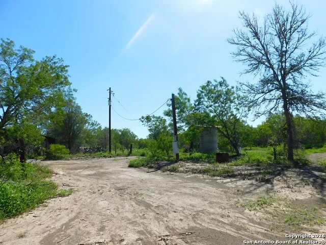 1590 McCauley Rd Floresville, TX 78114