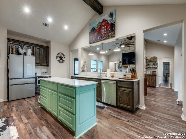 6451 Bluntzer Rd Jourdanton, TX 78026