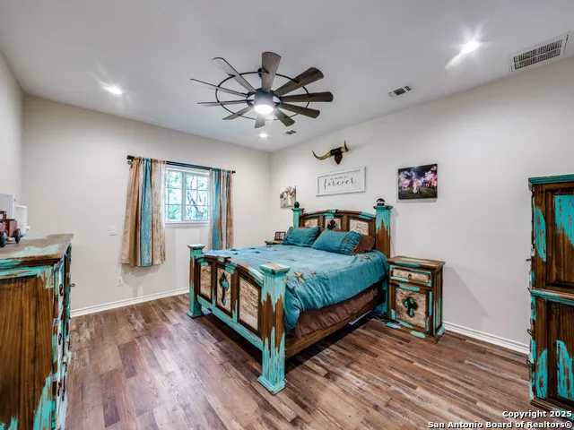 6451 Bluntzer Rd Jourdanton, TX 78026