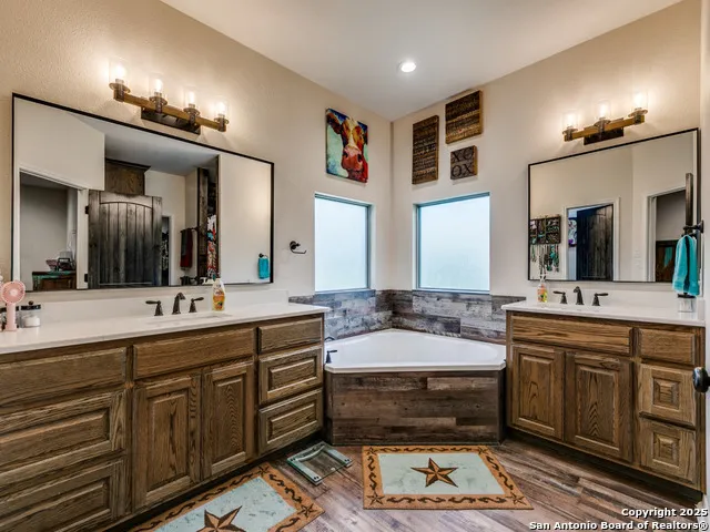 6451 Bluntzer Rd Jourdanton, TX 78026