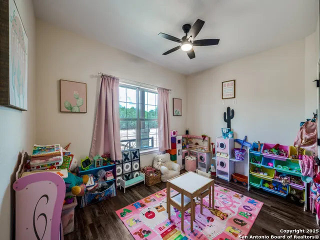 6451 Bluntzer Rd Jourdanton, TX 78026