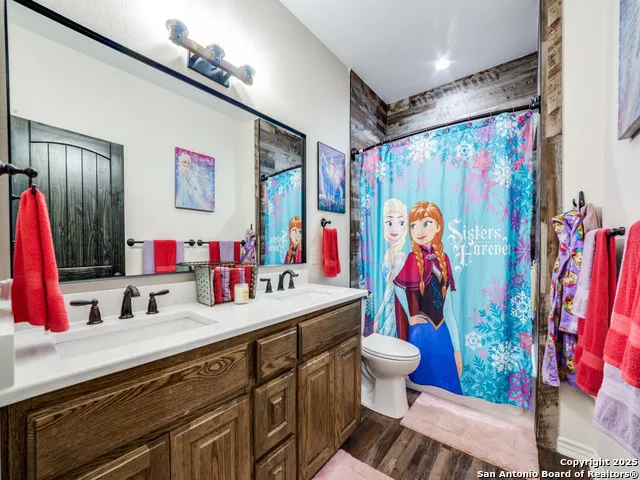 6451 Bluntzer Rd Jourdanton, TX 78026