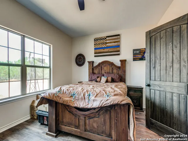 6451 Bluntzer Rd Jourdanton, TX 78026
