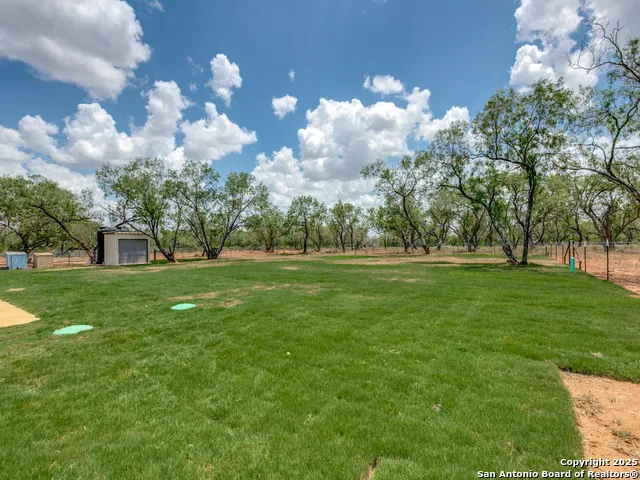 6451 Bluntzer Rd Jourdanton, TX 78026