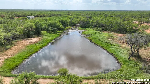 6451 Bluntzer Rd Jourdanton, TX 78026