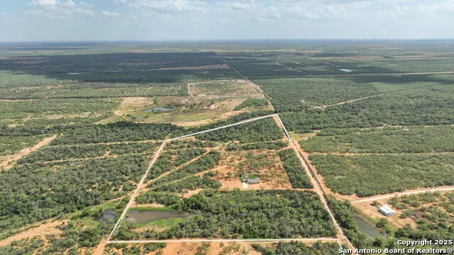 6451 Bluntzer Rd Jourdanton, TX 78026