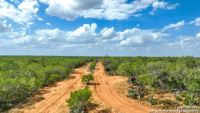 6451 Bluntzer Rd Jourdanton, TX 78026
