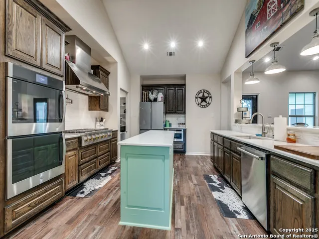 6451 Bluntzer Rd Jourdanton, TX 78026