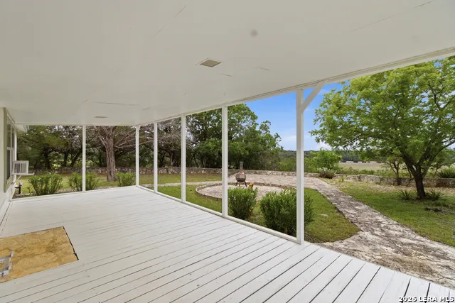 1259 Benton Creek Rd Medina, TX 78055