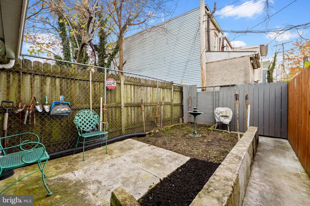 236 S GILMOR STREET Baltimore, MD 21223