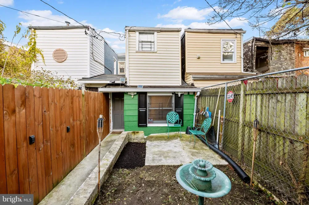 236 S GILMOR STREET Baltimore, MD 21223