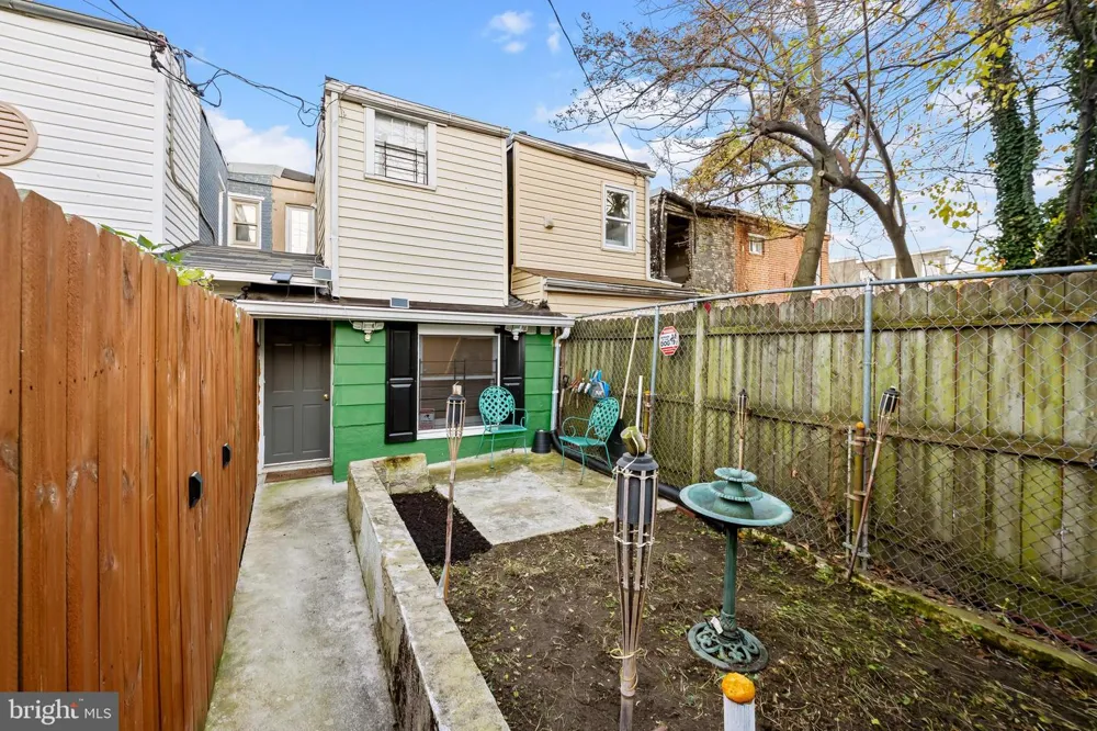 236 S GILMOR STREET Baltimore, MD 21223