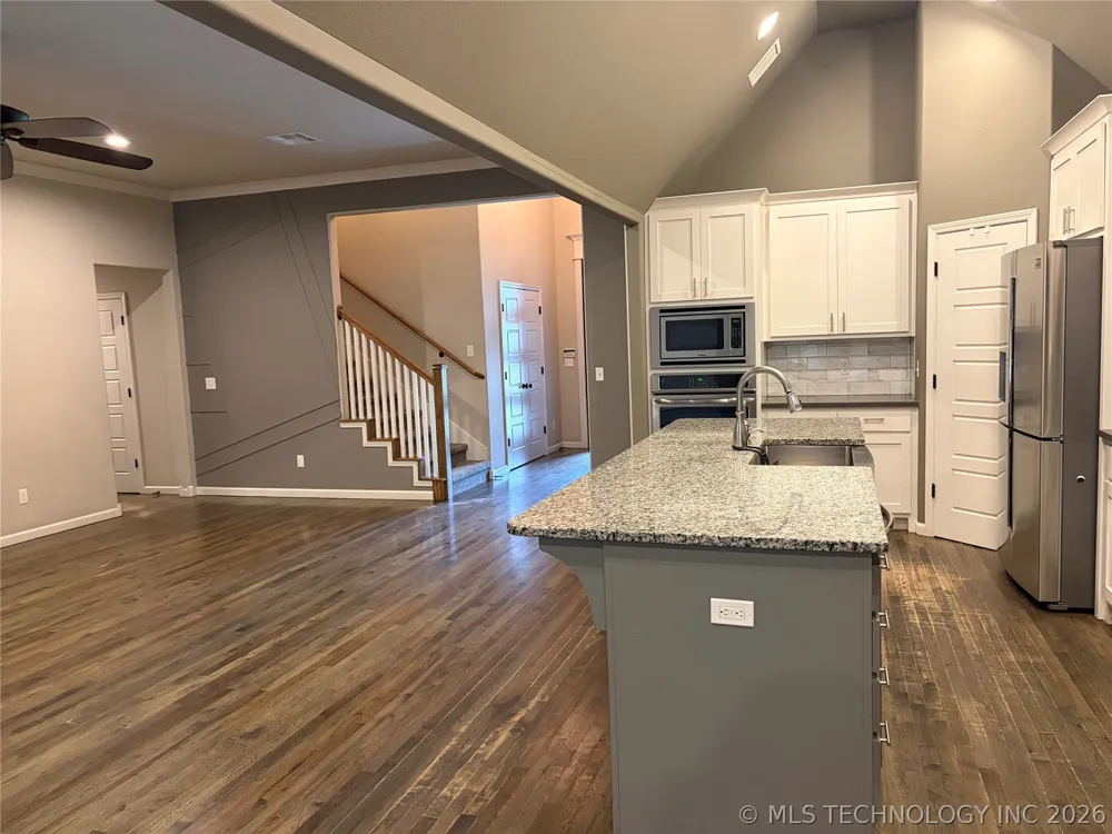 211 E 128th Place S Jenks, OK 74037