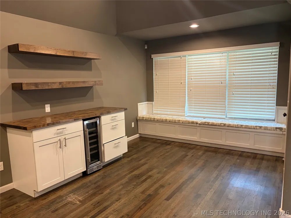 211 E 128th Place S Jenks, OK 74037