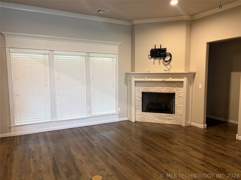 211 E 128th Place S Jenks, OK 74037