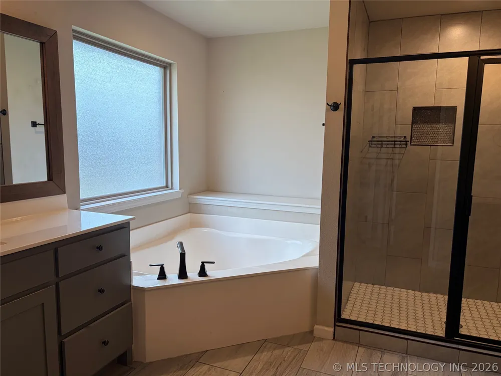 211 E 128th Place S Jenks, OK 74037