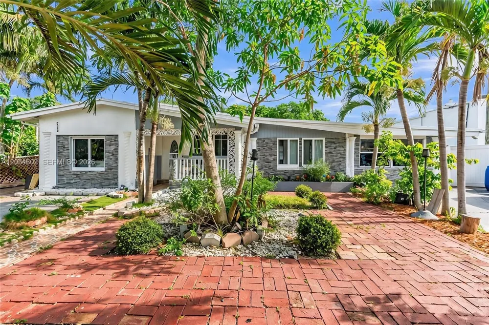295 NW 122nd St North Miami, FL 33168
