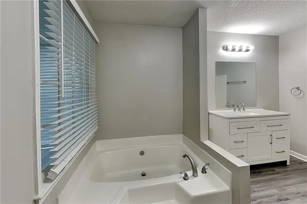 5 Indian Lake Court Hiram, GA 30141