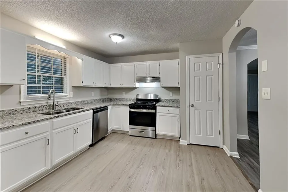 5 Indian Lake Court Hiram, GA 30141