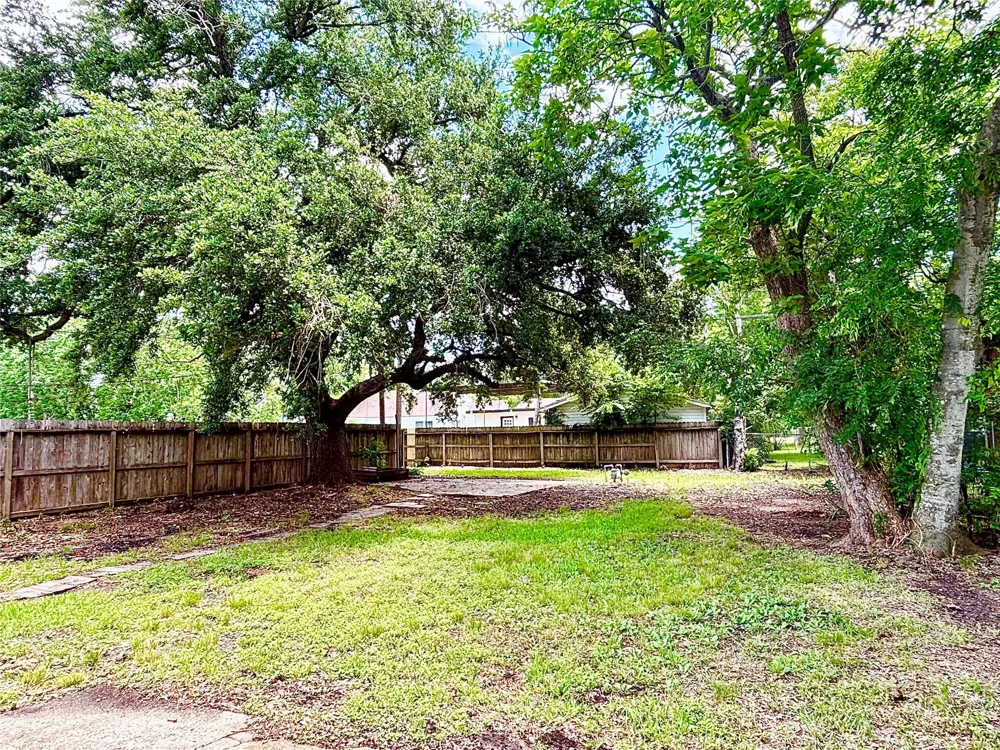 317 San Jacinto Street La Porte, TX 77571