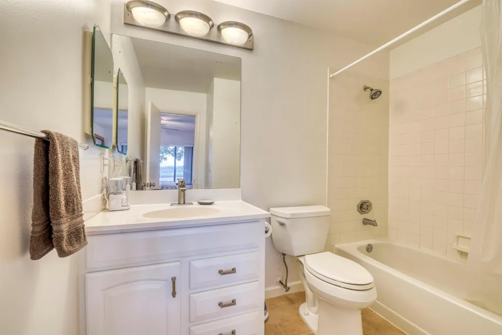 1111 Duncan Circle #203 Palm Beach Gardens, FL 33418