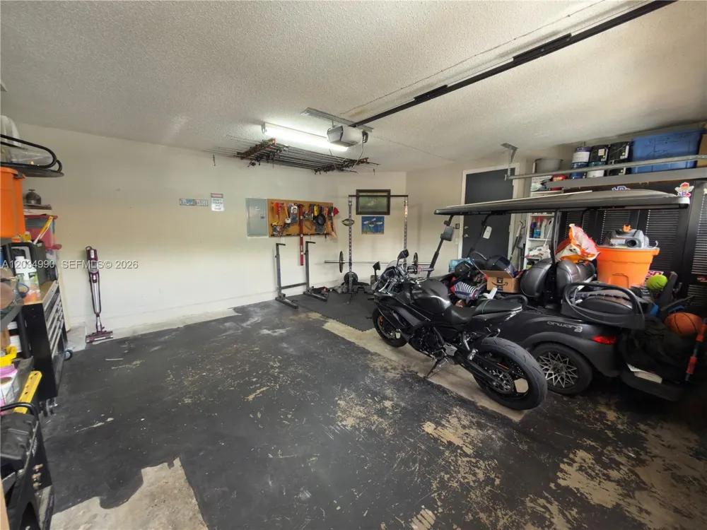 8404 SW 42nd Ct Davie, FL 33328