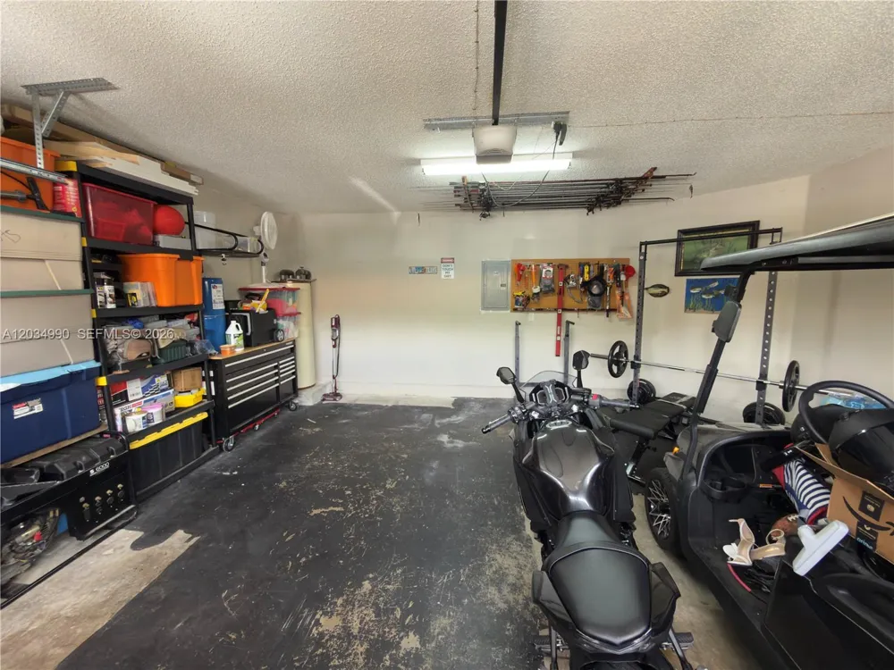 8404 SW 42nd Ct Davie, FL 33328