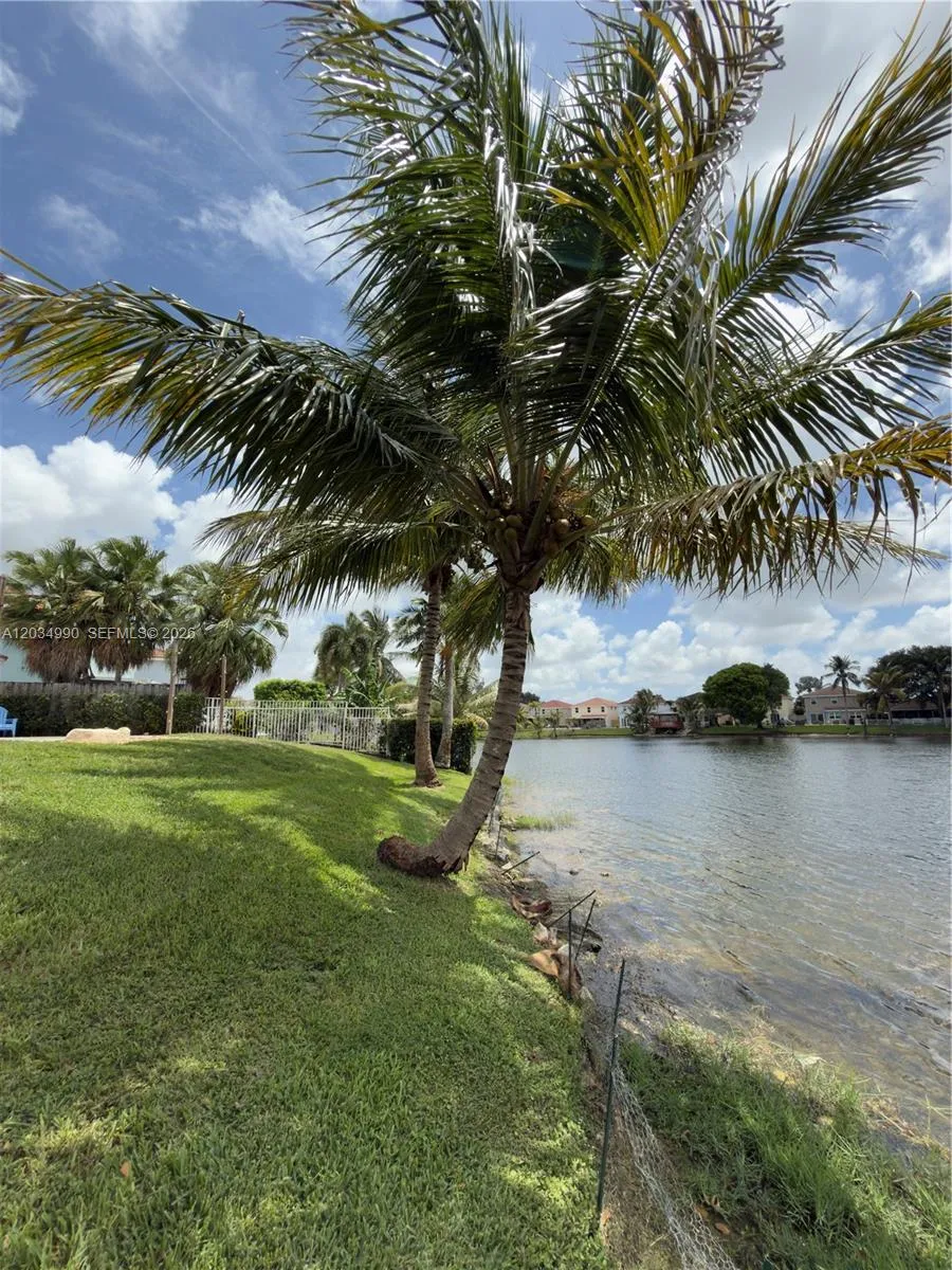 8404 SW 42nd Ct Davie, FL 33328