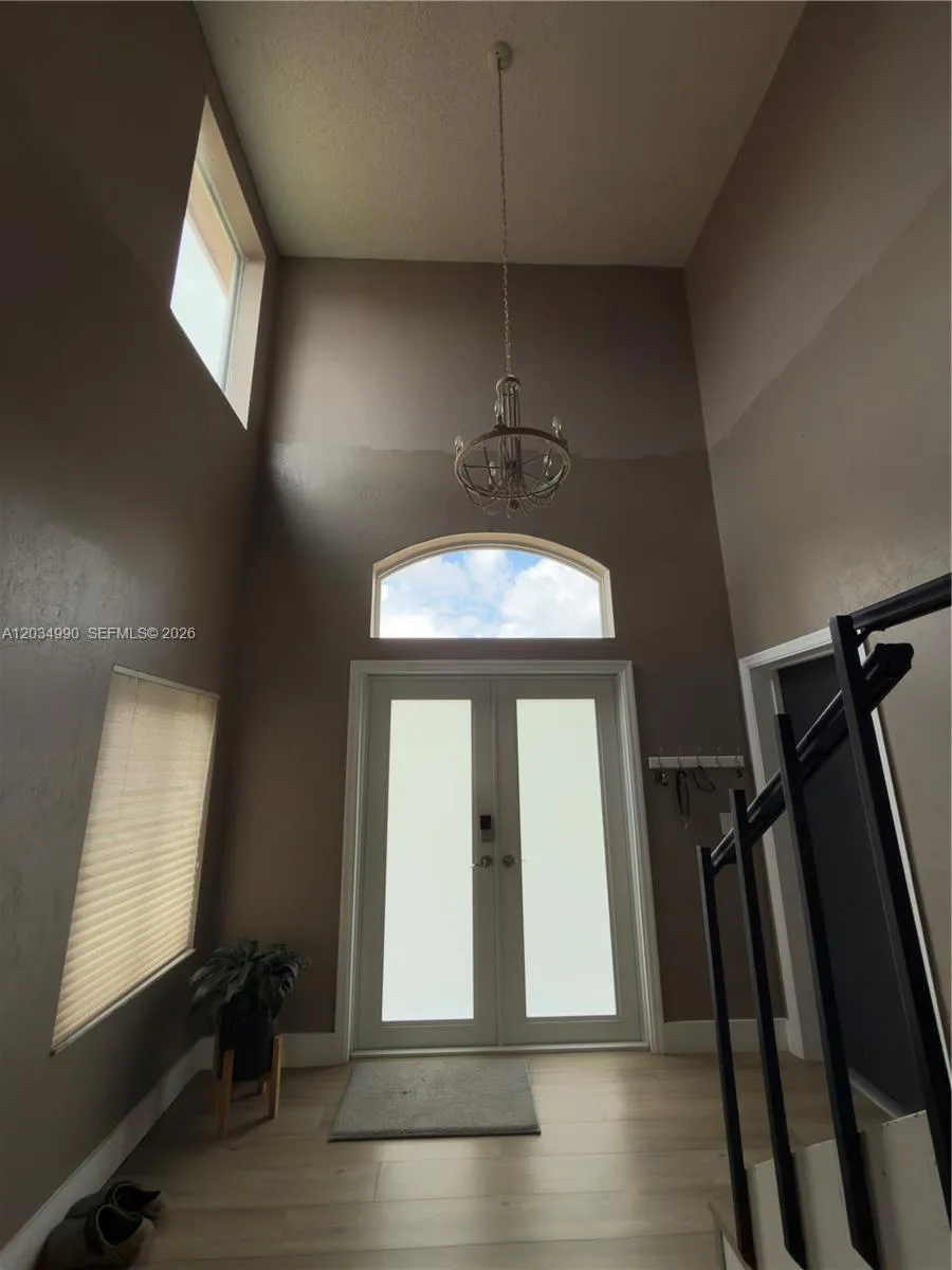 8404 SW 42nd Ct Davie, FL 33328
