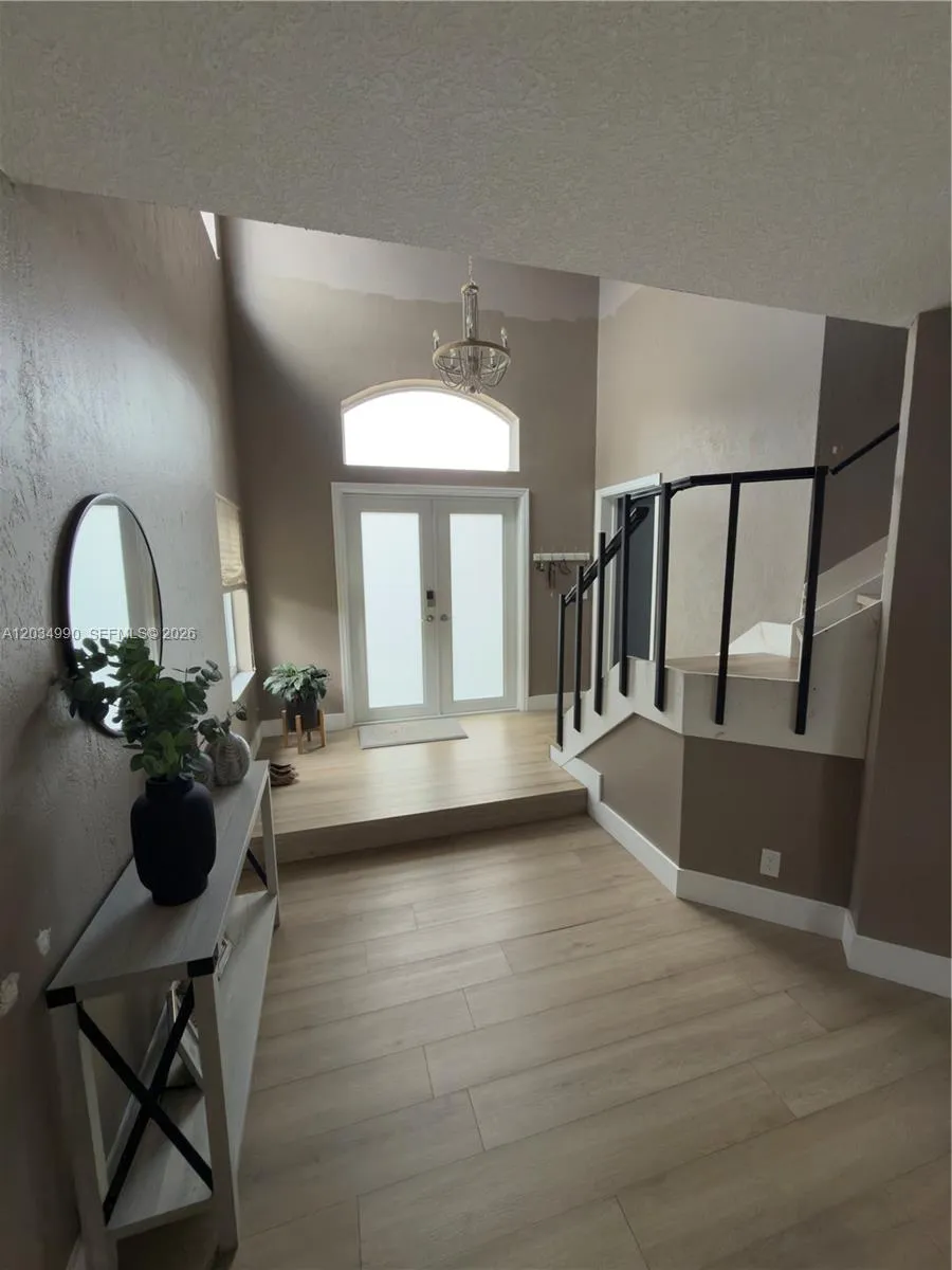 8404 SW 42nd Ct Davie, FL 33328