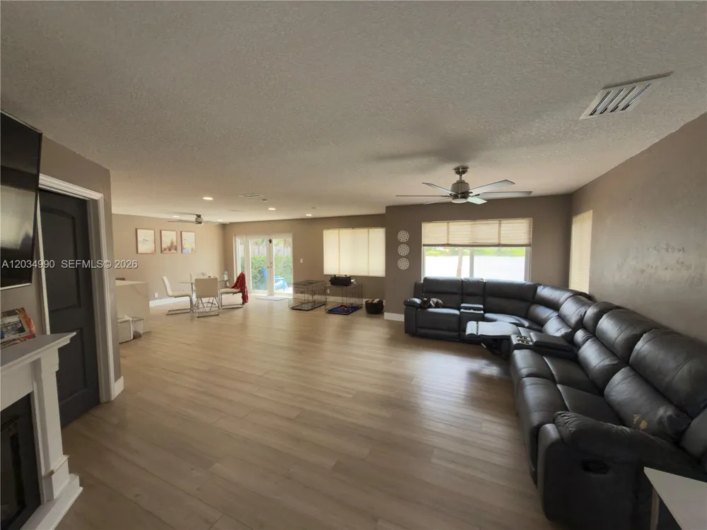 8404 SW 42nd Ct Davie, FL 33328