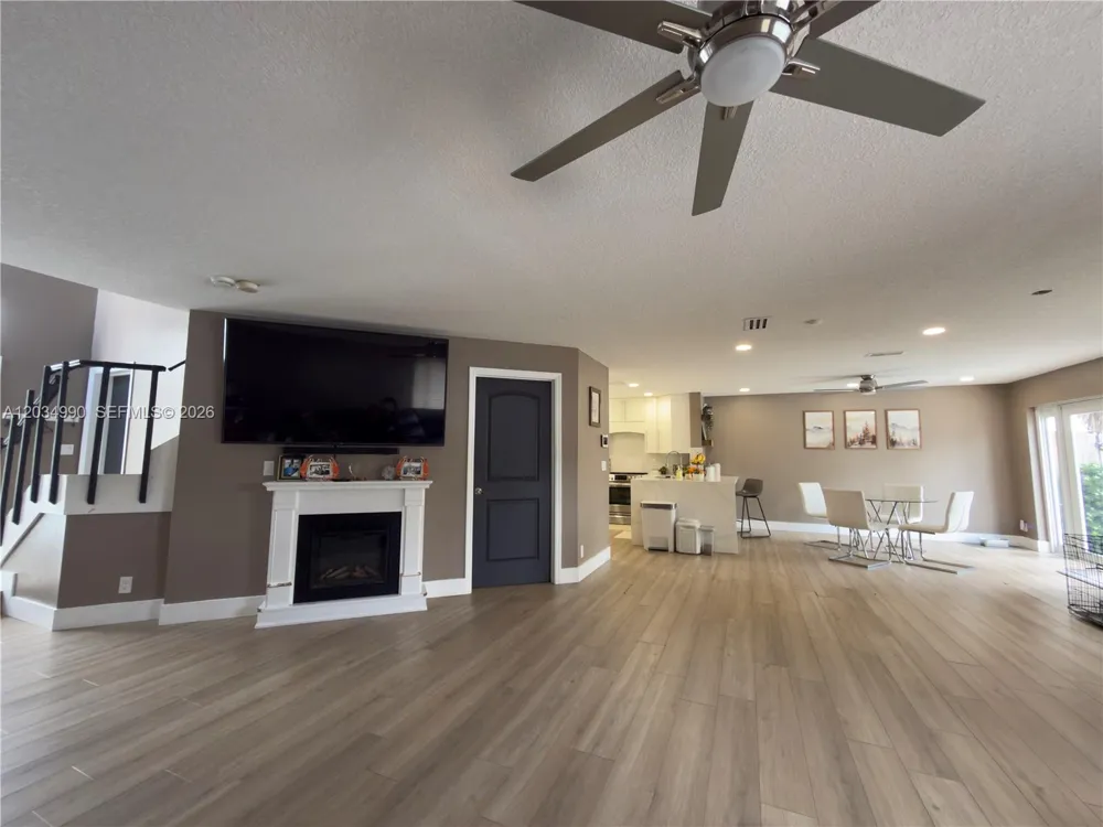 8404 SW 42nd Ct Davie, FL 33328