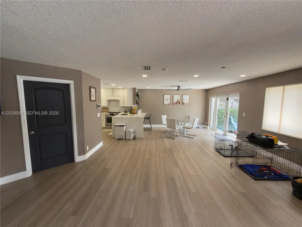 8404 SW 42nd Ct Davie, FL 33328